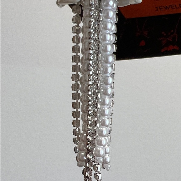 Betsey Johnson | Iridescent Ghost w/ Pearl/Gem Tassel Bag Charm - Picture 8 of 10